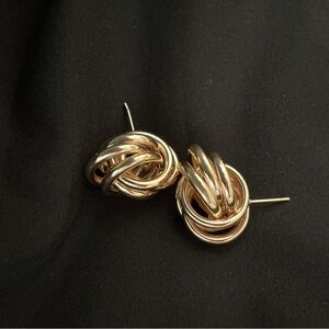Elegant Gold Knot Earrings